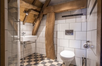 Sfeervolle winteravond in groepsaccommodatie